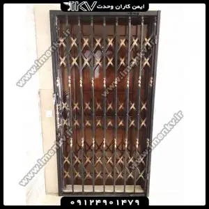 درب آکاردئونی در صومعهسرا درب آکاردئونی در صومعهسرا