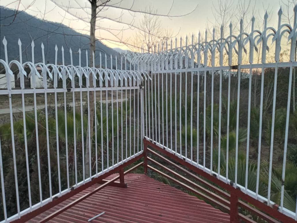 نرده فلزی مدرن