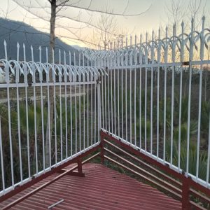 نرده فلزی مدرن
